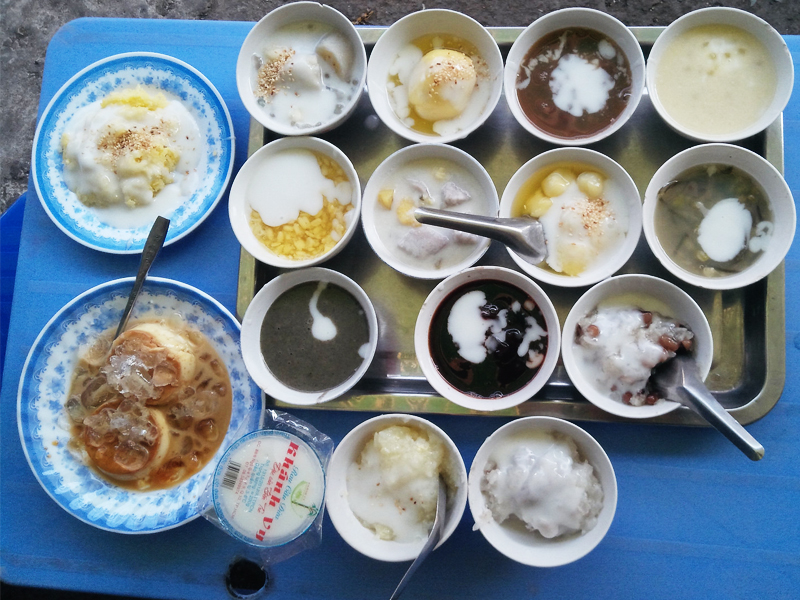 Top 5 con đường ăn uống vừa ngon vừa rẻ tại Sài Gòn 6 Chè mâm 16 món tại Sư Vạn Hạnh.