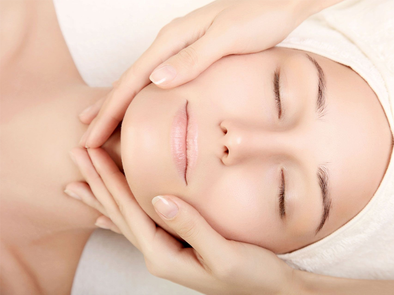 Top 5 cách massage mặt đúng cách giúp giữ vững nét thanh xuân 9 Cách massage mặt giúp săn chắc hàm dưới khuôn mặt