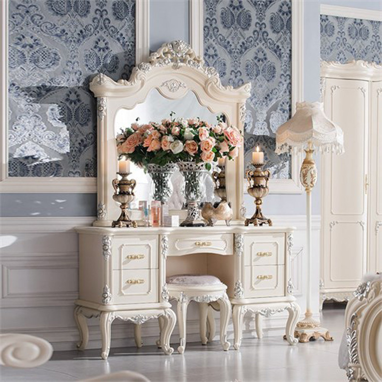 Top 5 mẫu bàn trang điểm đẹp nhất hiện nay 13 Bàn trang điểm đẹp mang đậm phong cách hoàng gia