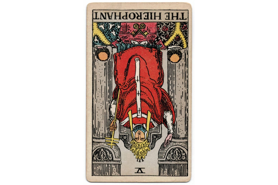Ý nghĩa lá bài The Hierophant trong Tarot theo chuẩn Rider Waite Smith 6 Ý nghĩa ngược của The Hierophant