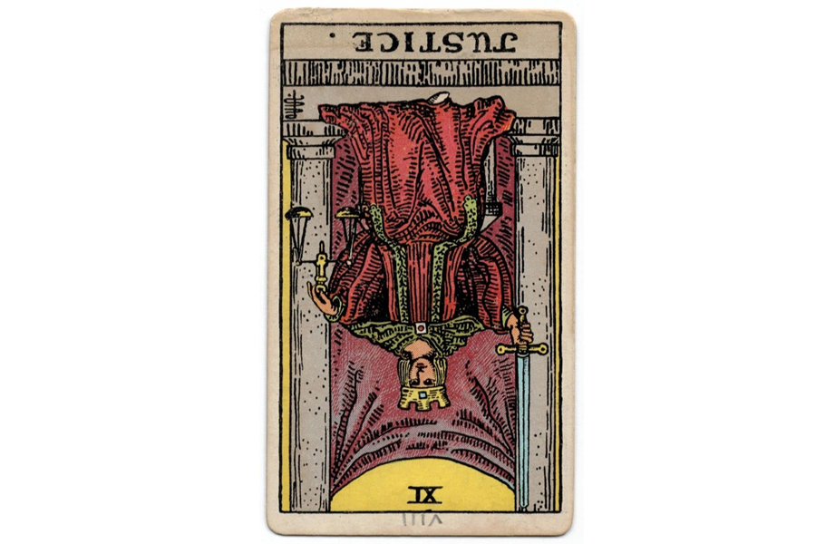 Ý nghĩa lá bài Justice trong Tarot theo chuẩn Rider Waite Smith 6 Ý nghĩa ngược của Justice