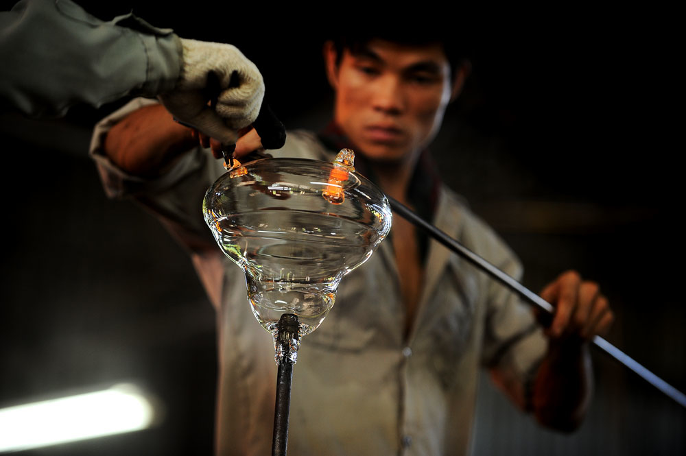 Tìm hiểu về nghề thổi thủy tinh 17 Hình ảnh thủy tinh sau khi ra lò