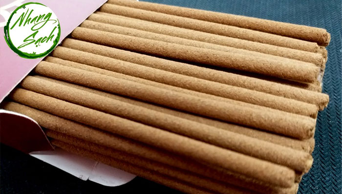 Nhang sạch là gì? Top 4 loại nhang sạch đang được ưa chuộng trên thị trường 13 Nhang sạch với mùi hương dịu nhẹ, dễ chịu tỏa ra từ cây nhang làm từ các nguyên liệu tự nhiên
