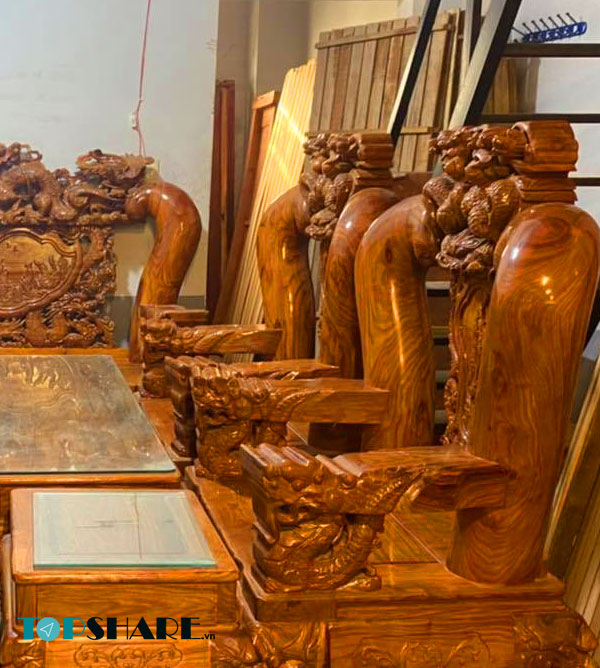 Mẫu bàn ghế gõ đỏ tay 20 dành cho phòng khách đẹp nhất hiện nay 40 Mẫu bàn ghế gõ đỏ tay 20 dành cho phòng khách đẹp nhất hiện nay 2