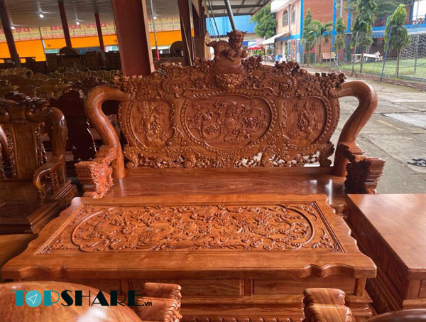 Mẫu bàn ghế gõ đỏ tay 20 dành cho phòng khách đẹp nhất hiện nay 31 Bộ bàn ghế tay 20 gõ đỏ với chạm chổ đẹp và cao cấp nhiều chi tiết ấn tượng