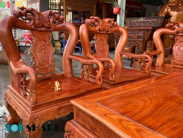 Mẫu bàn ghế gõ đỏ tay 20 dành cho phòng khách đẹp nhất hiện nay 43 Bộ bàn ghế gõ đỏ đơn gian nhưng đẹp tay 20