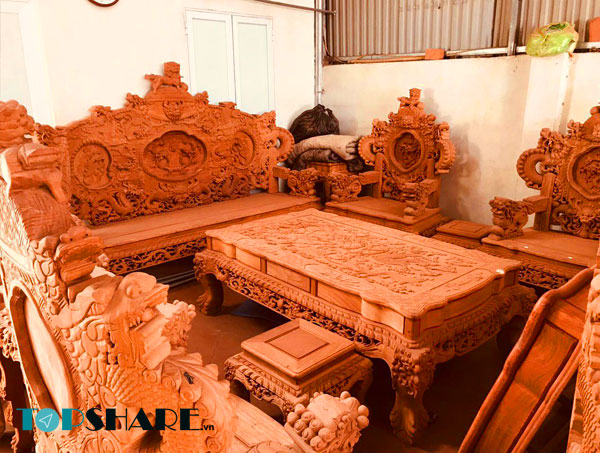 Mẫu bàn ghế gõ đỏ tay 20 dành cho phòng khách đẹp nhất hiện nay 47 Mẫu bàn ghế tay 20 gõ đỏ cao cáp, chạm trổ cầu kỳ nhiều chi tiết nhỏ từ bàn đến ghế
