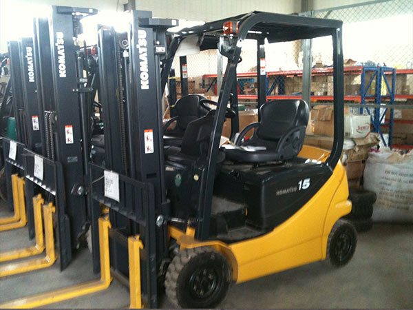 Top 5 loại xe nâng điện chất lượng tốt đáng dùng nhất hiện nay 13 Xe nâng điện của Nhật Bản Komatsu 1.5 tấn