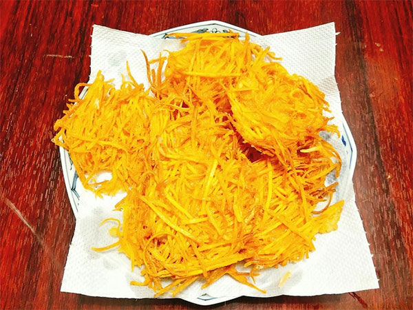 Cách làm Bánh Khoai Lang Chiên cho bé giòn ngọt thơm ngon 10 Cách làm Bánh Khoai Lang Chiên cho bé giòn ngọt thơm ngon bước 4
