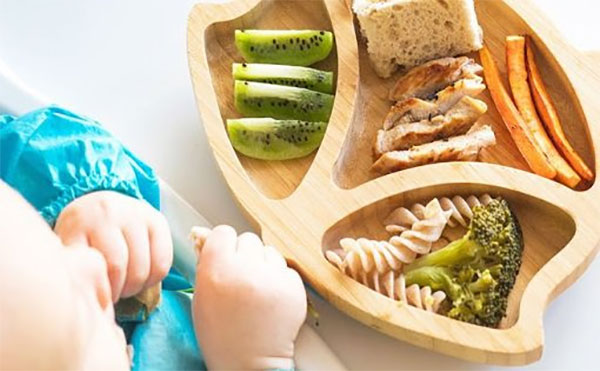 Ăn Dặm Kiểu BLW là gì? Thực đơn Ăn Dặm Kiểu BLW Bé tự chỉ huy chuẩn nhất 10 Kết hợp Ăn Dặm Kiểu BLW và Ăn Dặm Kiểu Nhật