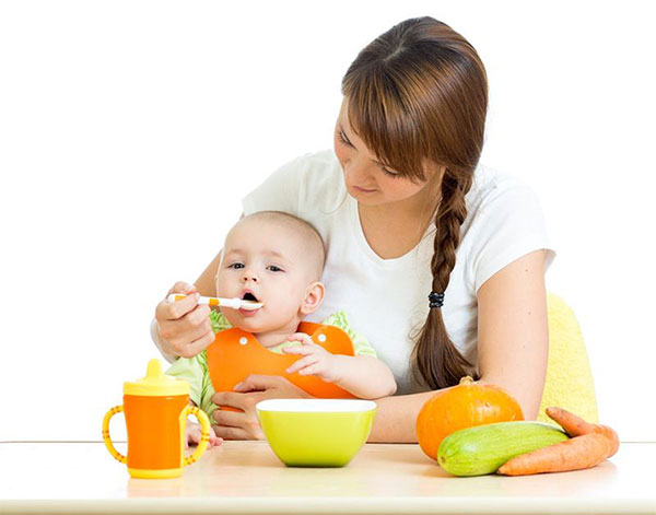 Trẻ mấy tháng ăn dặm? Thực đơn ăn dặm khoa học và bổ dưỡng cho bé 9 Nên cho trẻ ăn dặm như thế nào là khoa học?