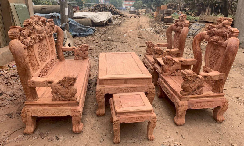 TOP 10+ Bộ bàn ghế gỗ hương đá tay 12 đẹp và sang trọng nhất hiện nay 23 TOP 10+ Bộ bàn ghế gỗ hương đá tay 12 đẹp và sang trọng nhất hiện nay 4