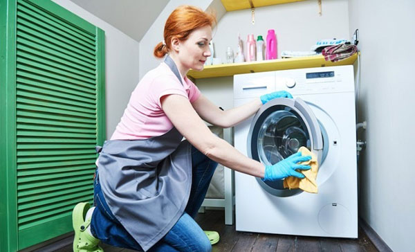 Cách tự vệ sinh máy giặt đơn giản tại nhà - Ai cũng làm được 13 Vệ sinh bên ngoài máy giặt