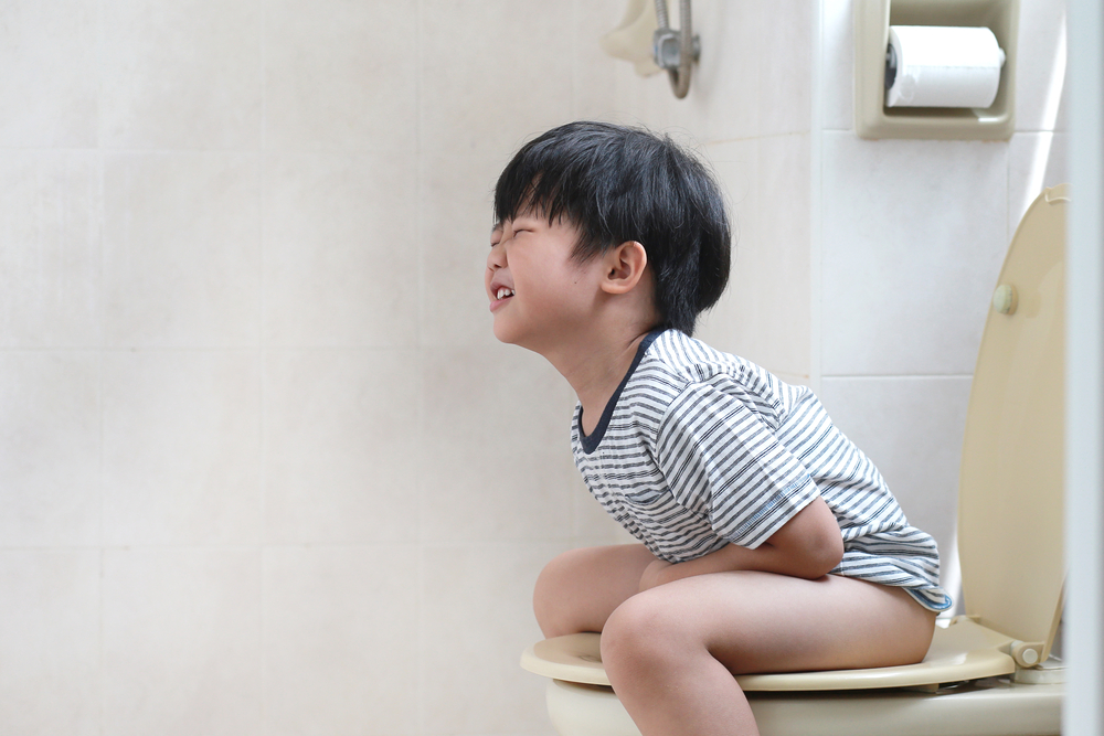 Trẻ Bị Táo Bón Nên Uống Loại Thuốc Gì Cho Nhanh Khỏi? 4 Nguyên nhân gây ra táo bón ở trẻ em