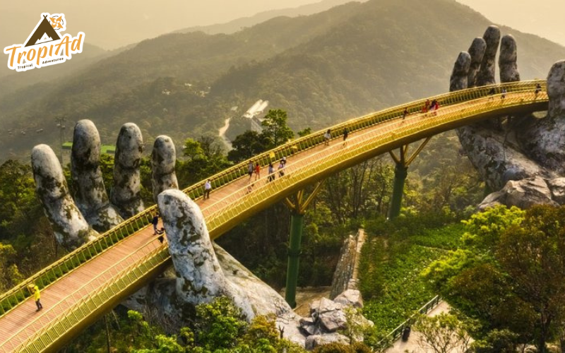 Hé lộ các địa điểm du lịch cho gia đình cực thú vị 6 Cầu Vàng Đà Nẵng là biểu tượng du lịch ai cũng nên ghé thăm