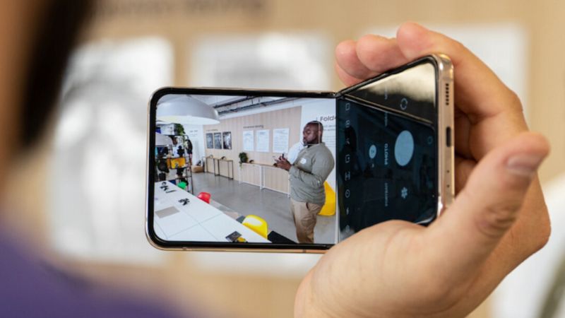 Đánh giá Z Flip 5 - Smartphone mang thiết kế điện thoại gập Samsung 10 Z Flip 5 nâng cao hiệu suất với Snapdragon 8 Gen 2