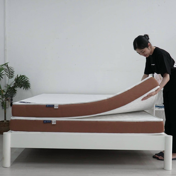 Nệm foam có tốt không? Ưu và Nhược điểm Nệm Foam 10 Thường xuyên vệ sinh nệm foam là một cách kéo dài tuổi thọ nệm