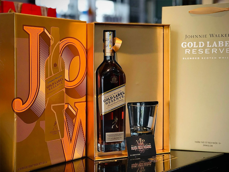 Top 5 địa chỉ bán rượu ngoại chính hãng giá tốt ở Hà Nội 12 Giá thành của rượu Johnnie Walker phụ thuộc rất nhiều vào thương hiệu và chất lượng sản phẩm