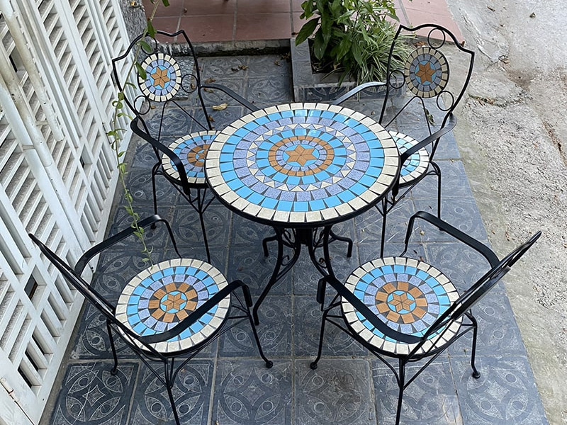 Ưu điểm của bàn ghế sắt mặt đá Mosaic 6 Bàn ghế sắt mặt đá Mosaic là gì?