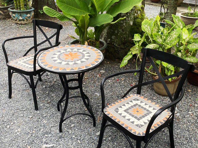 Ưu điểm của bàn ghế sắt mặt đá Mosaic 8 Ưu điểm của bàn ghế sắt mặt đá Mosaic 2