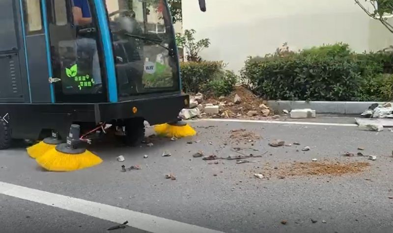 Lưu ý an toàn khi sử dụng xe quét rác 5 Lưu ý an toàn khi sử dụng xe quét rác 5